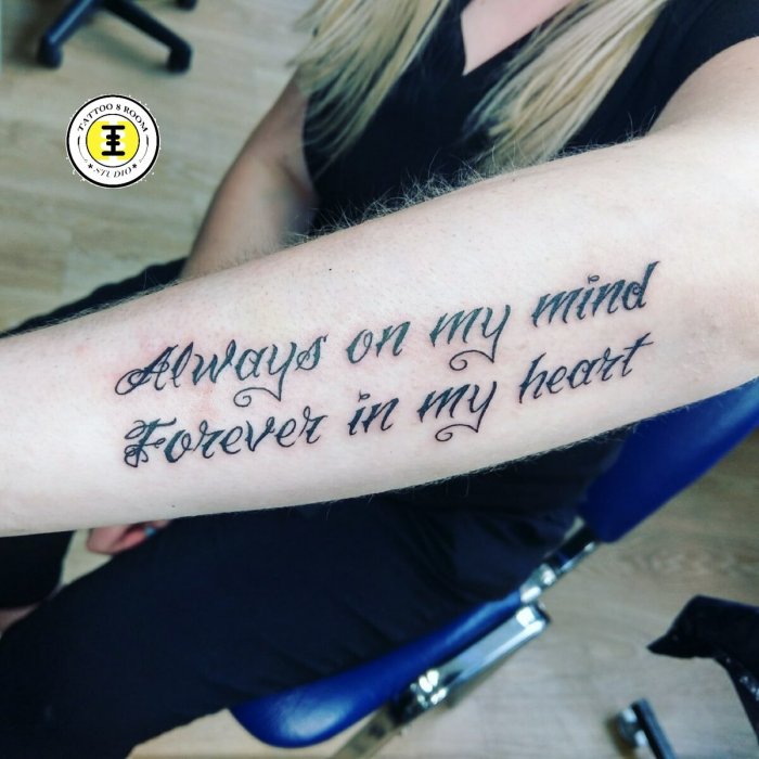 тату надписи на руке