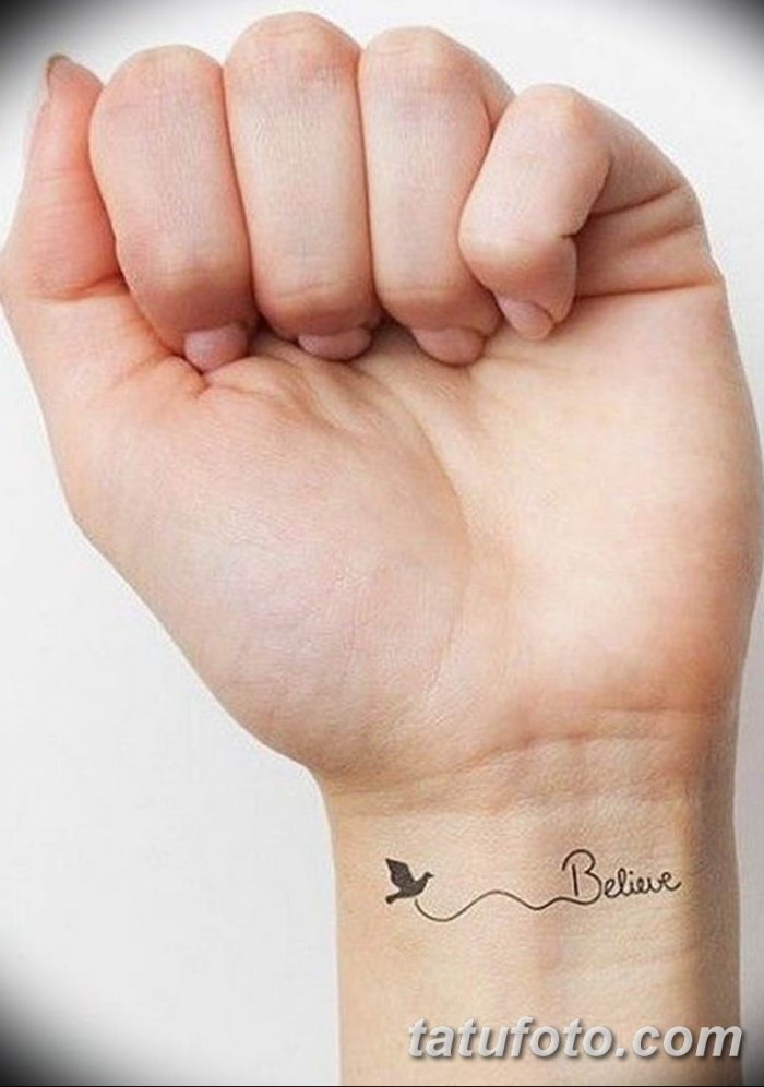 небольшие татуировки на запястье