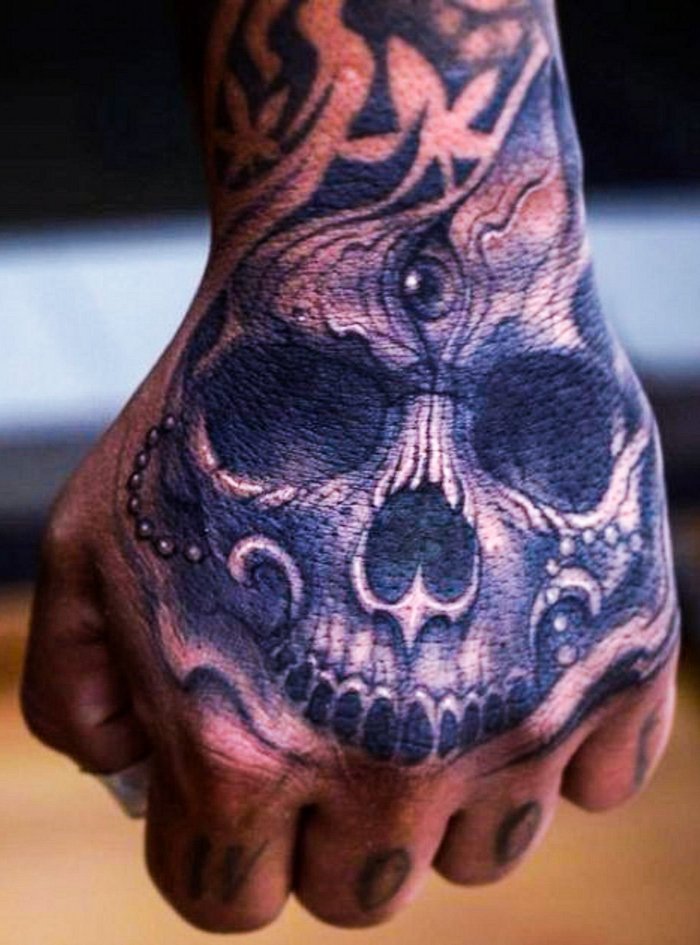 тату на кисти мужские