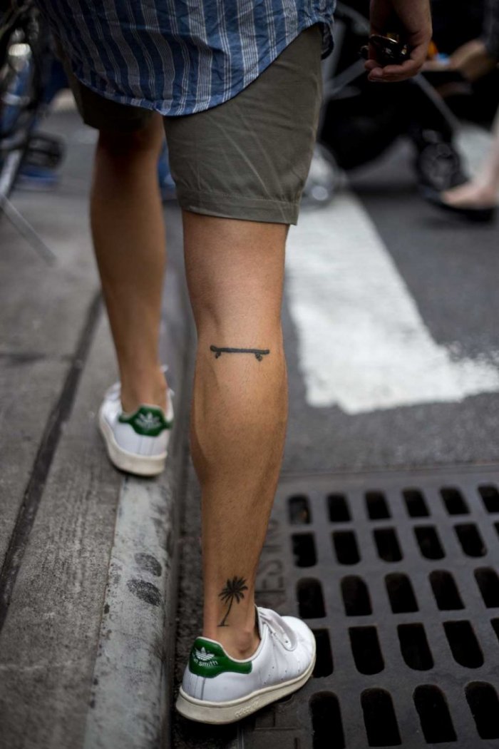 тату на ноге