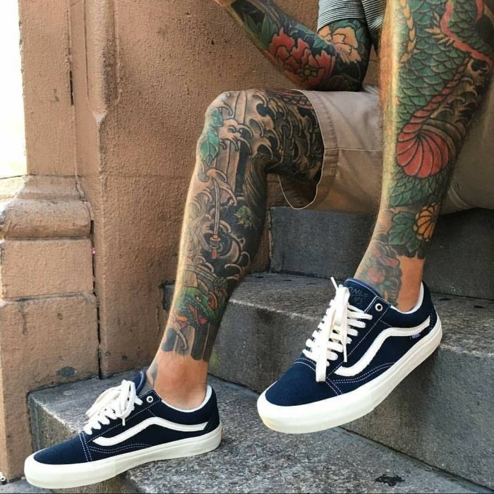 красивые тату для мужчин на ноге