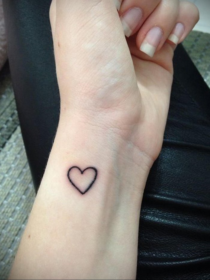 маленькое тату сердечко