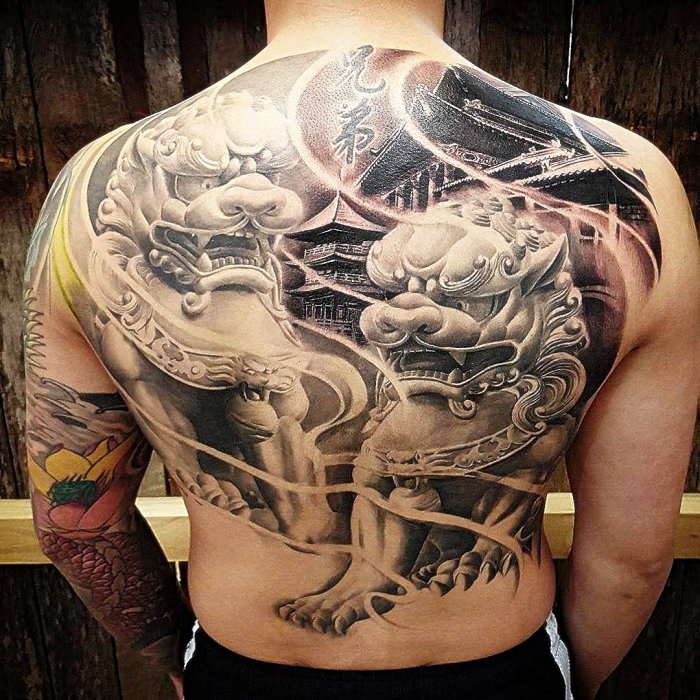 мужские тату на спине