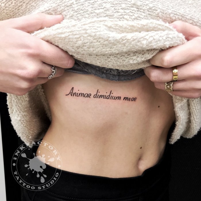 надписи тату