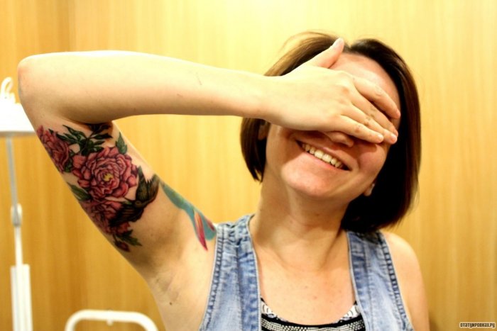 тату на бицепсе для девушек