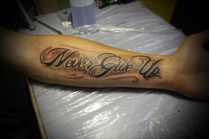 татуировки с именами