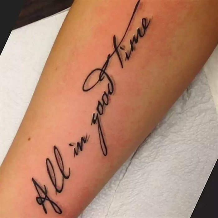 тату на руке для девушек надписи