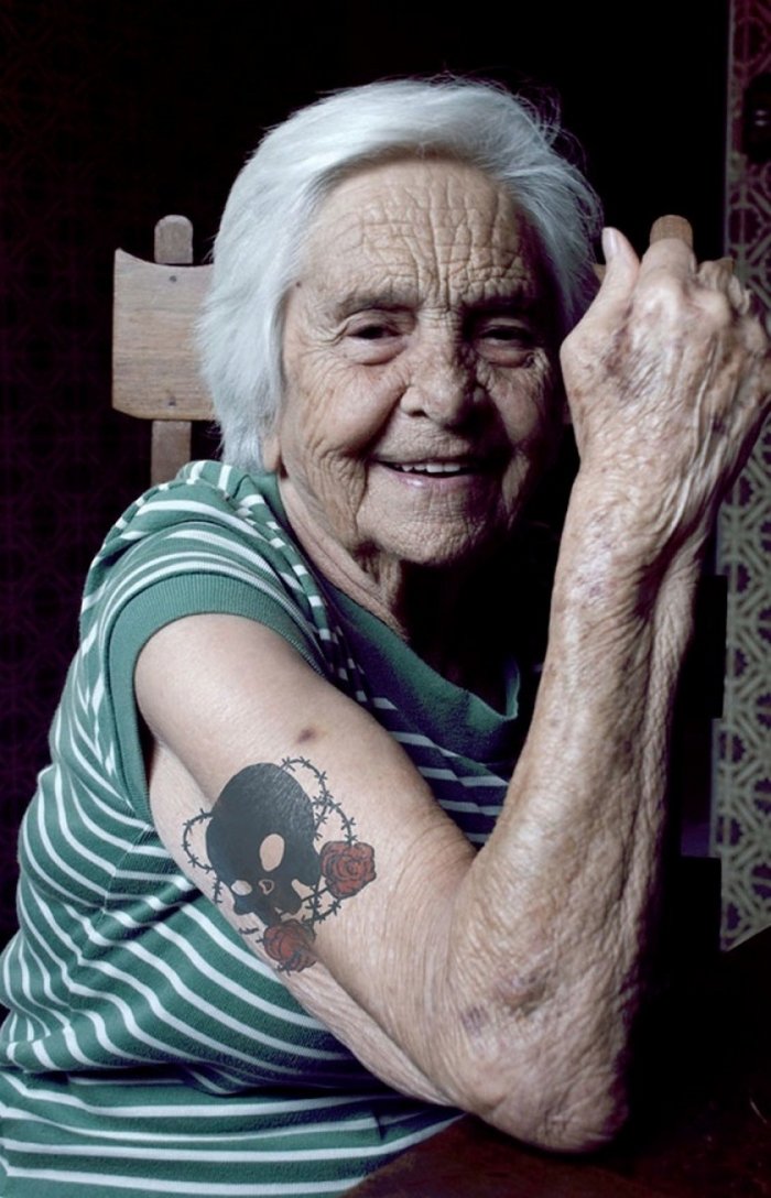 старые люди с татуировками