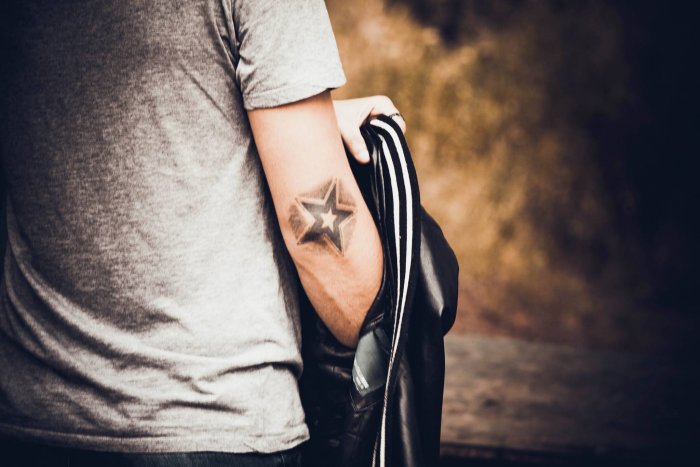 тату на руке мужские