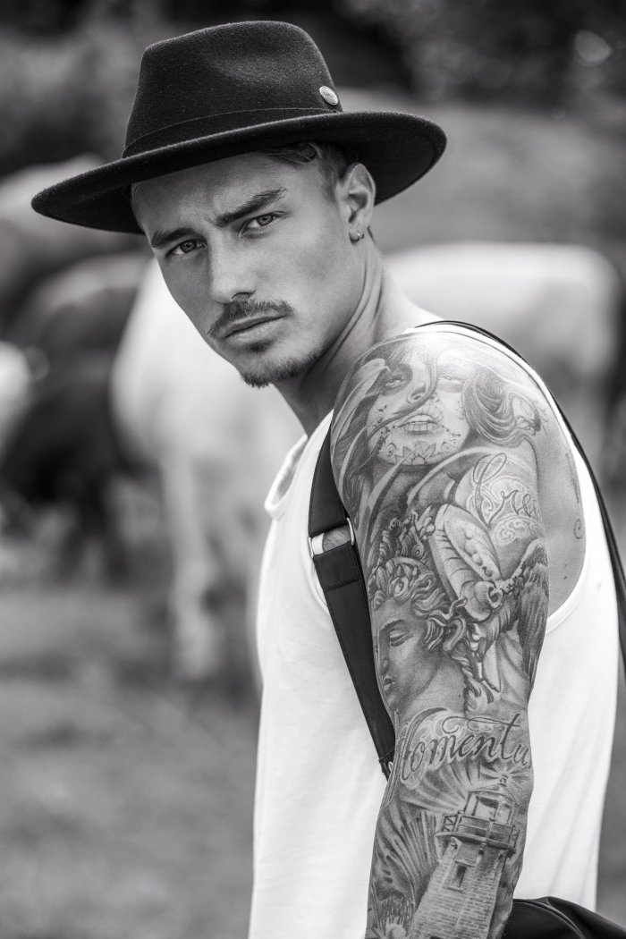 красивое мужское тату