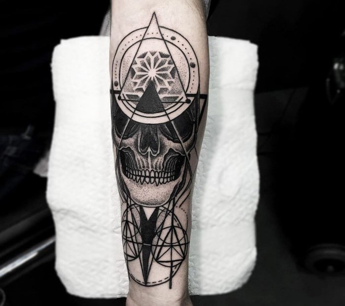 татуировка на предплечье