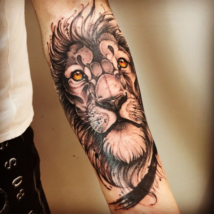 тату лев