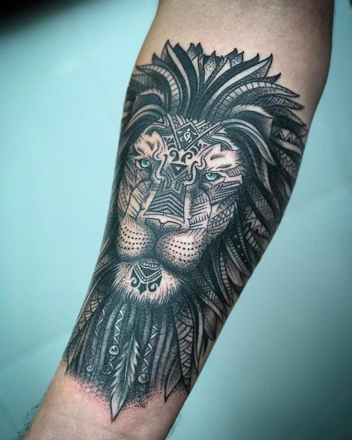 тату лев на руке для мужчин