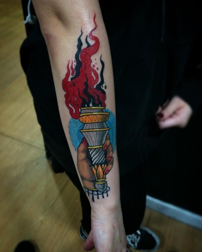 тату на предплечье мужские цветные