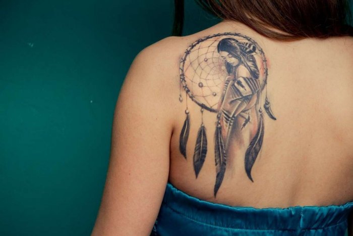 ловец снов на лопатке