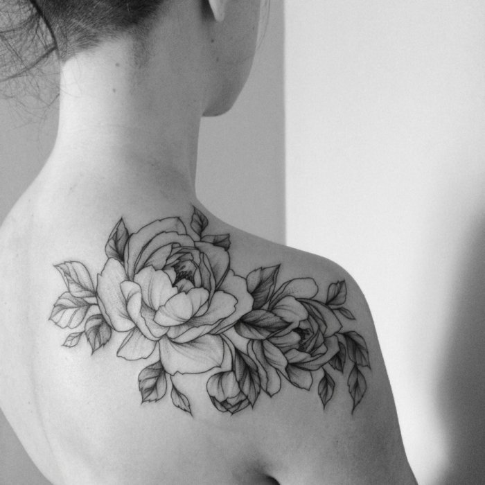 татуировки с цветами