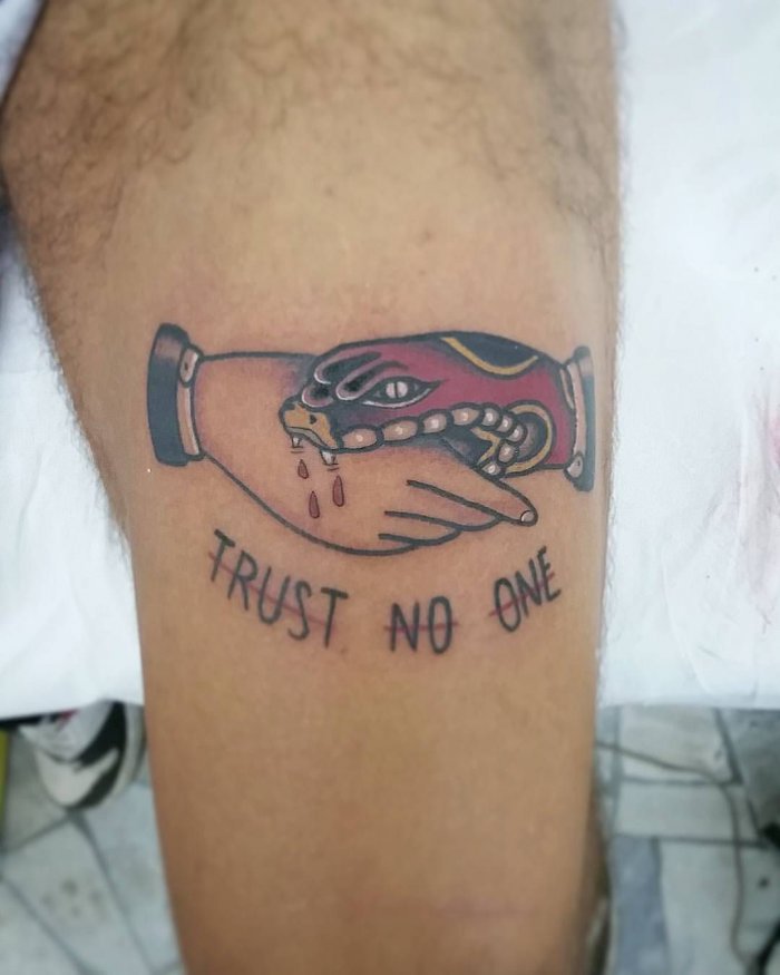 Олдскул Trust no one