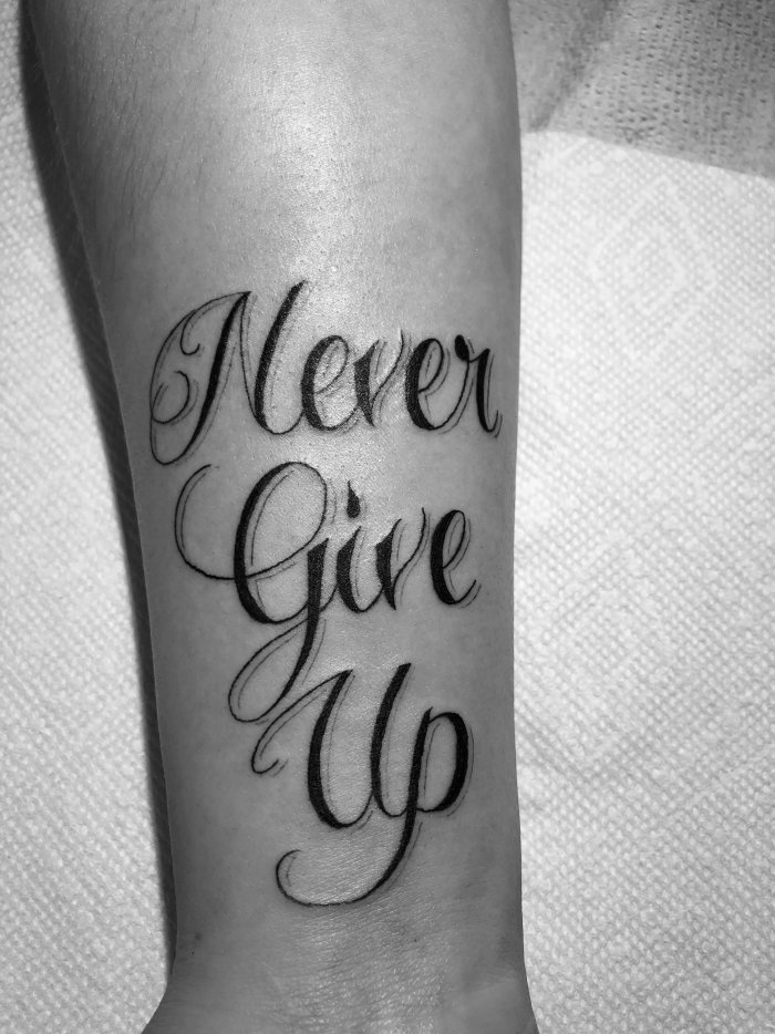 Never give up тату эскиз