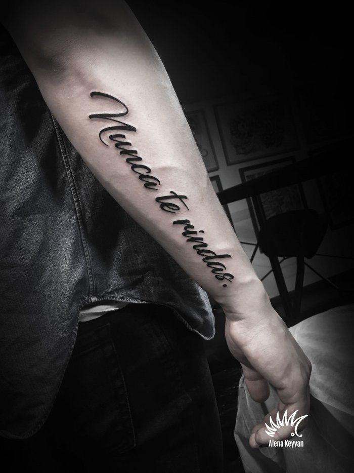 Тату на предплечье для мужчин надписи