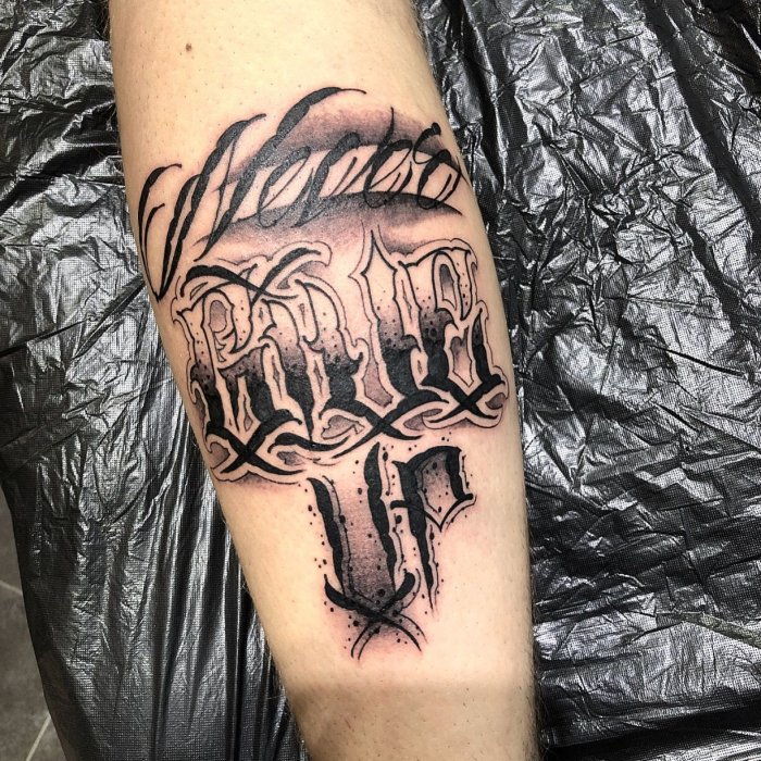 Тату надпись never give up