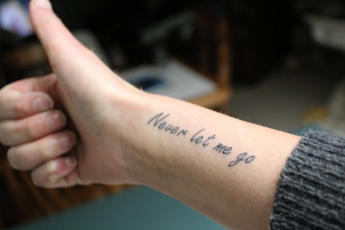 Тату надпись сейчас или никогда