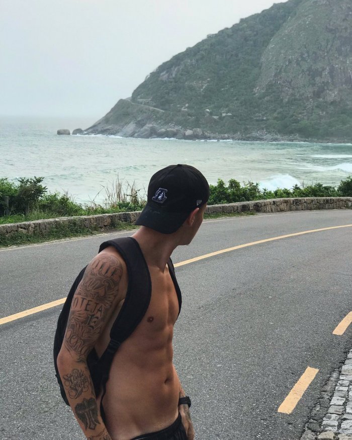 Филипп Марвин прическа