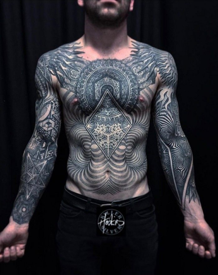 Тату на торсе мужские