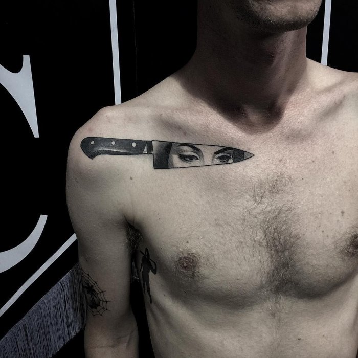 Тату на грудной клетке мужские