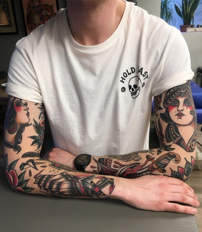 Рукав из мелких тату