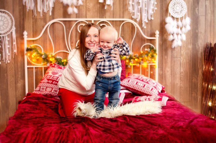 Детская Новогодняя фотосессия на кровати