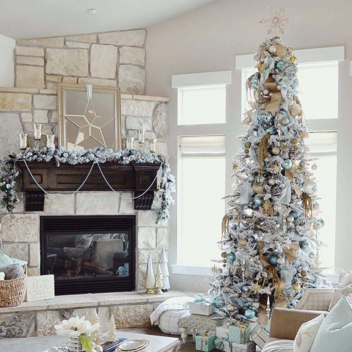 Новогодний интерьер в белом цвете