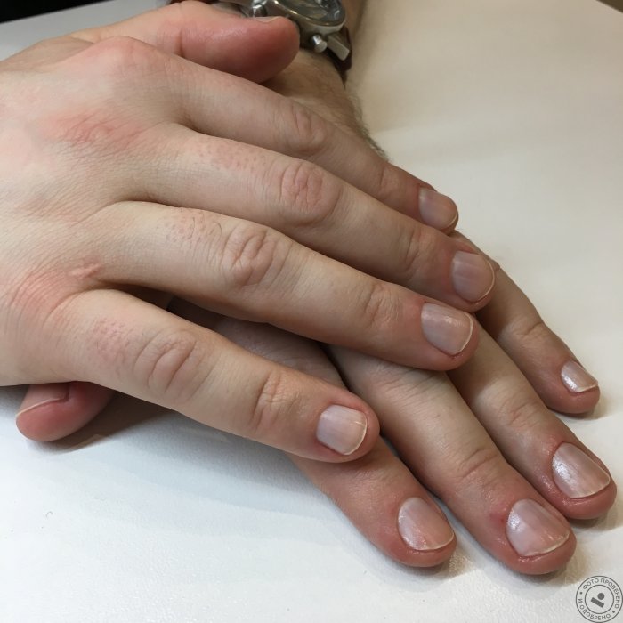 Дикий маникюр на мужских руках