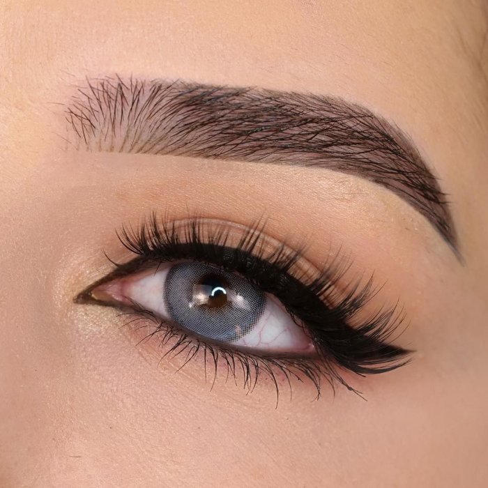 Красивый татуаж глаз