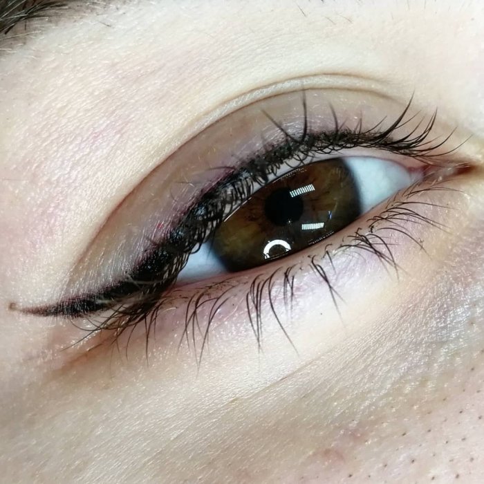 Классические стрелки татуаж