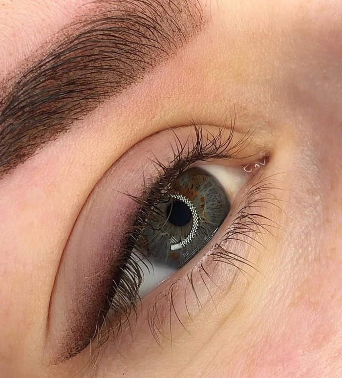 Межресничное пространство татуаж