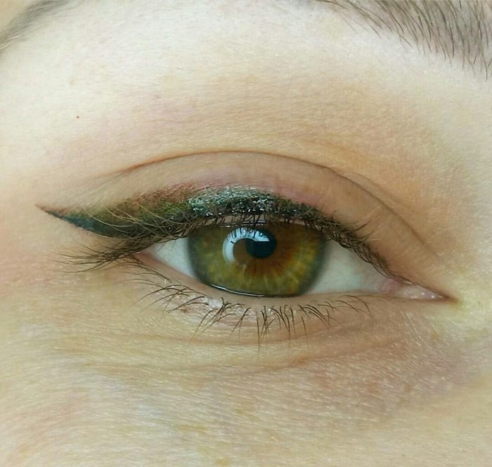 Разноцветный татуаж век