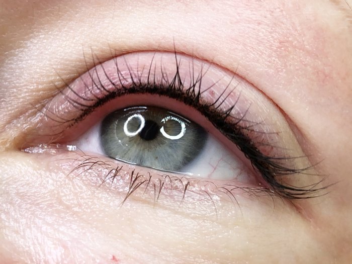 Прокрашивание межресничного пространства