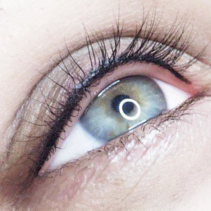 Межресничное прокрашивание