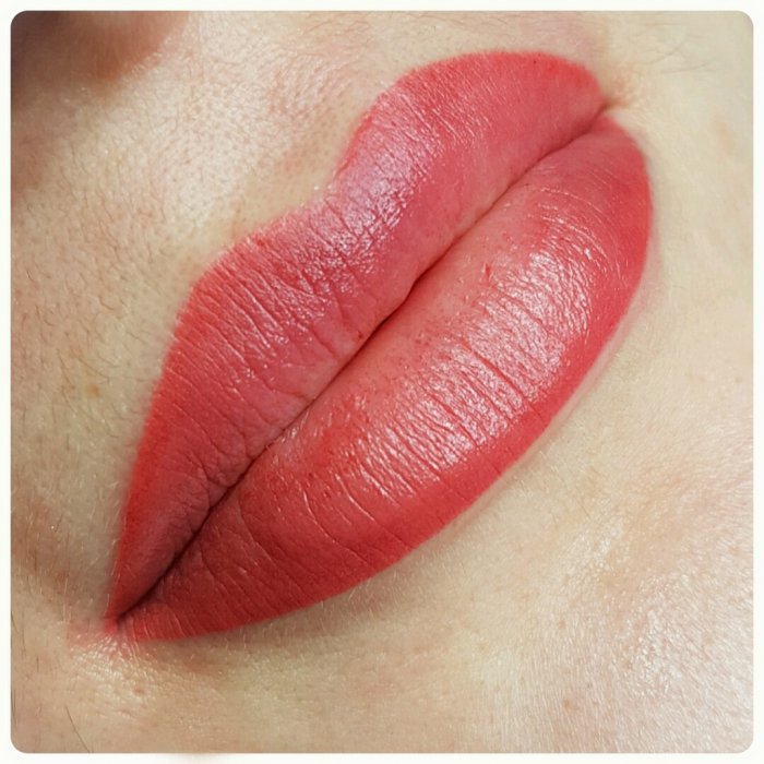 Пергаментный макияж губ