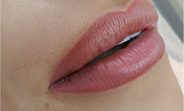 Перманентный макияж губ