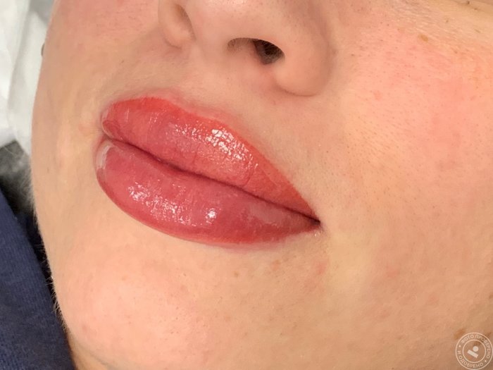 Татуаж губ Tinel