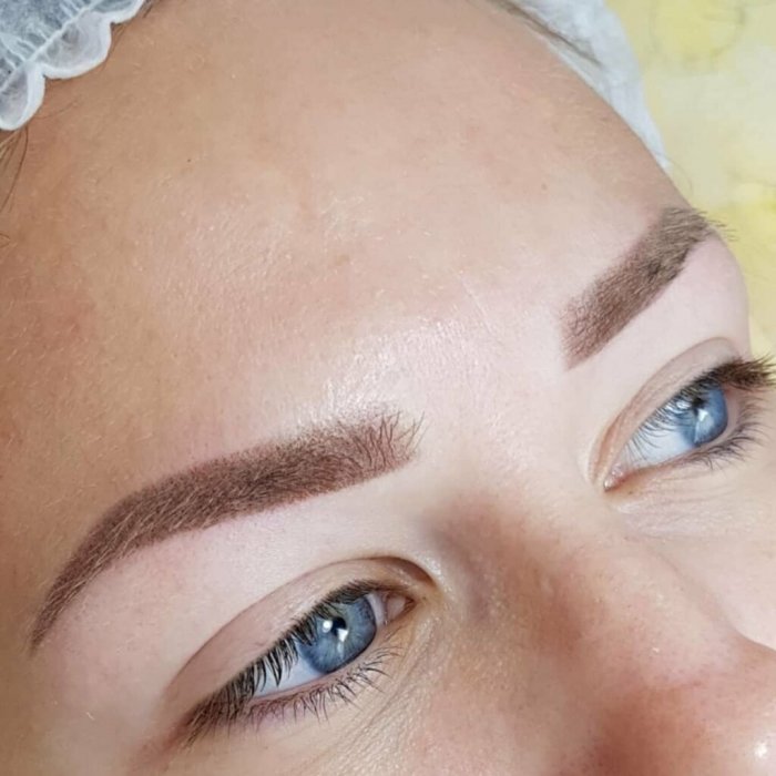 Пудровый макияж бровей