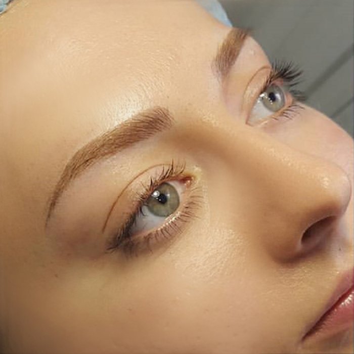 Перманентный макияж бровей коричневый