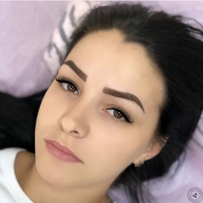 Напыление бровей