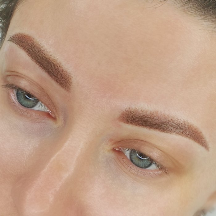 Напыление бровей