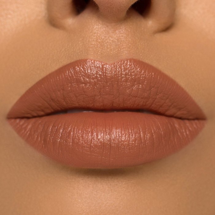 Что такое нюдовая губная помада