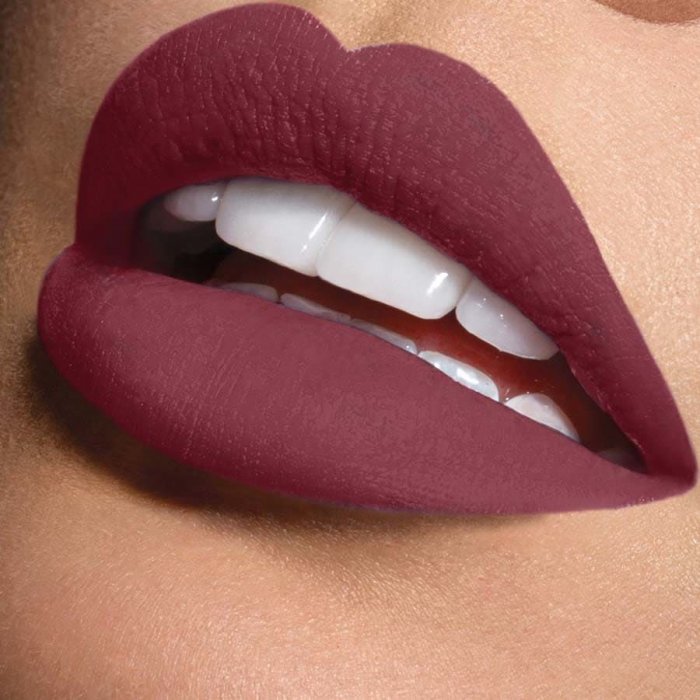 Алая матовая помада