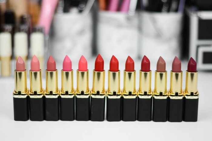 Помада l'Oreal Color riche палитра