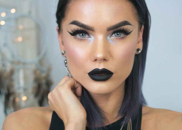 Черный макияж
