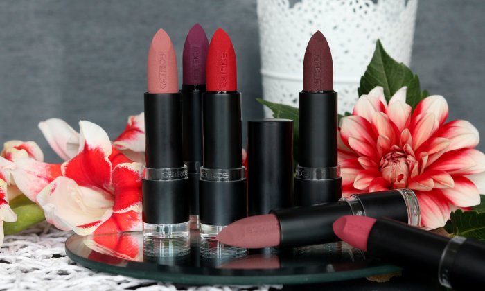 Помада для губ матовая Ultimate Matt Lipstick Catrice
